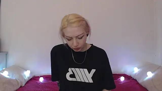 Snapshot of Emily_hardcore chatting on 07-01-26, 10:32 Emily hardcore online show from 07-01-26, 10:32