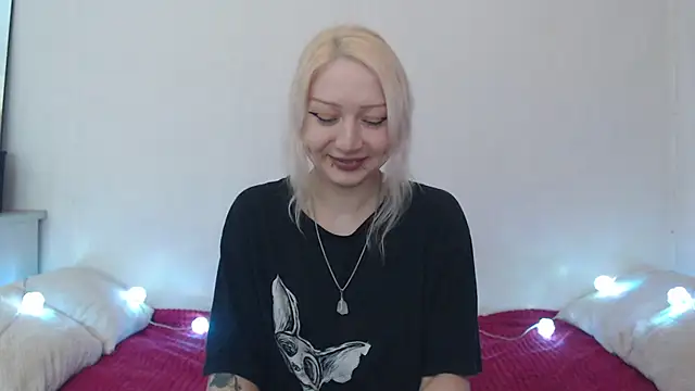 Snapshot of Emily_hardcore chatting on 07-07-26, 11:30 Emily hardcore online show from 07-07-26, 11:30