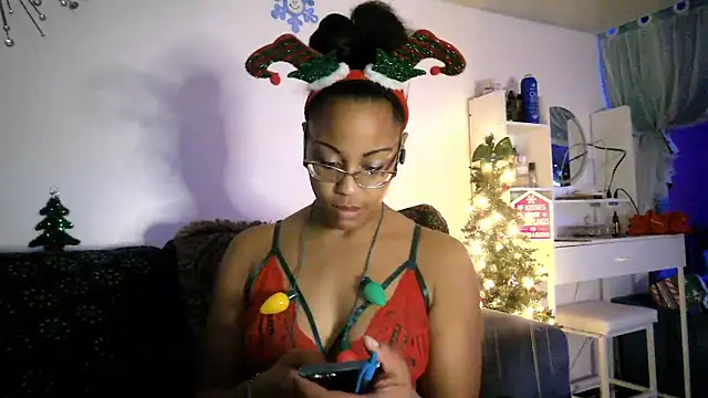 Snapshot of samone9 chatting on 12-21-25, 11:16 samone9 online show from 12-21-25, 11:16