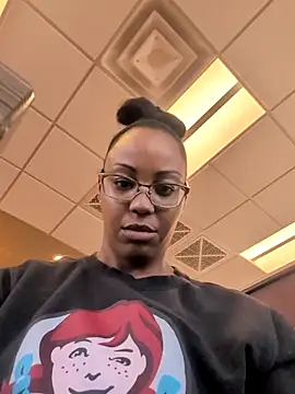 Snapshot of samone9 chatting on 01-18-26, 06:44 samone9 online show from 01-18-26, 06:44