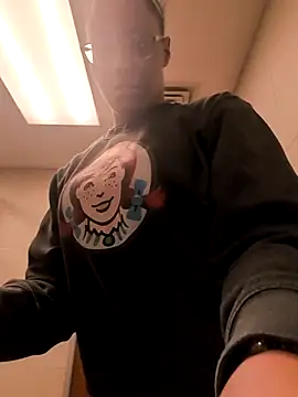 Snapshot of samone9 chatting on 02-18-26, 12:23 samone9 online show from 02-18-26, 12:23