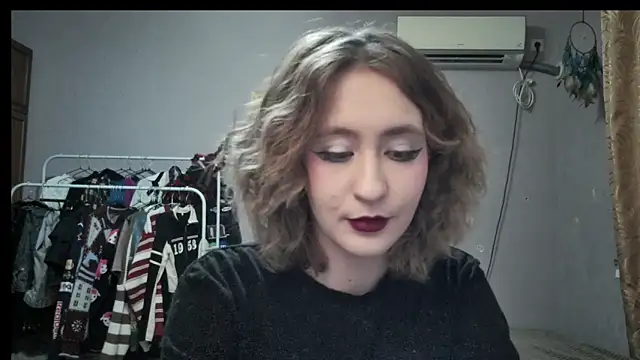 JoannaTompson online show from 12-15-24, 06:15