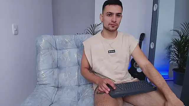 Aron-santoro online show from 10-29-25, 02:49