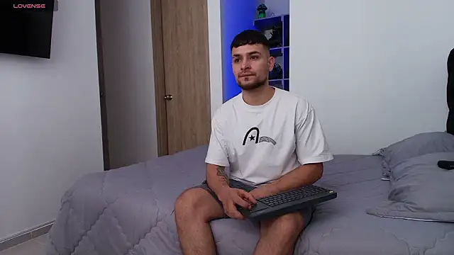 Aron-santoro online show from 03-09-26, 03:04