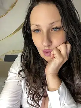 Snapshot of Katie-n chatting on 07-30-26, 05:34 Katie-n online show from 07-30-26, 05:34