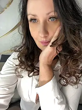 Snapshot of Katie-n chatting on 07-24-26, 04:52 Katie-n online show from 07-24-26, 04:52