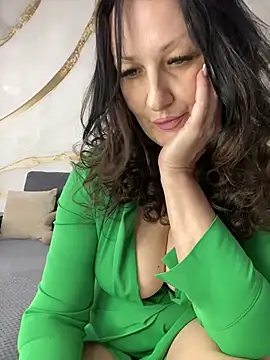 Katie-n online show from 04-29-26, 06:28