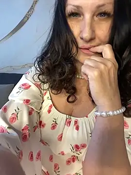 Katie-n online show from 05-26-26, 07:06
