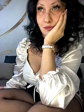 Katie-n online show from 09-24-25, 06:42