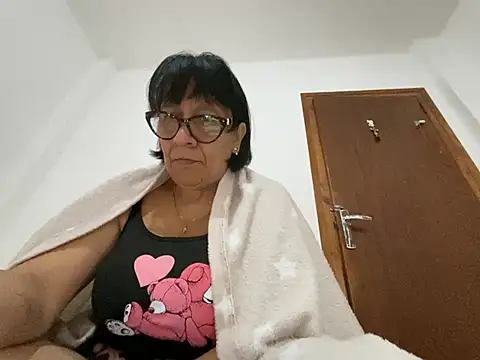 Snapshot of sweeviolet chatting on 04-23-26, 06:42 sweeviolet online show from 04-23-26, 06:42