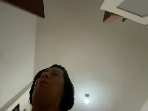 Snapshot of sweeviolet chatting on 02-26-26, 02:39 sweeviolet online show from 02-26-26, 02:39