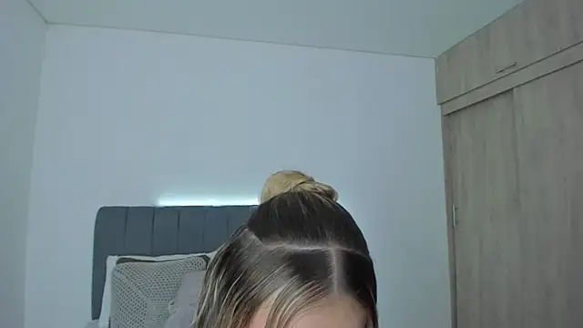 im sarah34 online show from 06-01-26, 06:07
