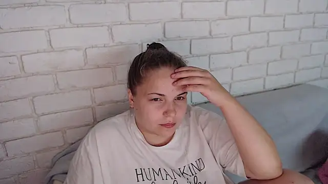 Snapshot of Crazyy_girl_ chatting on 09-22-25, 01:50 Crazyy girl online show from 09-22-25, 01:50
