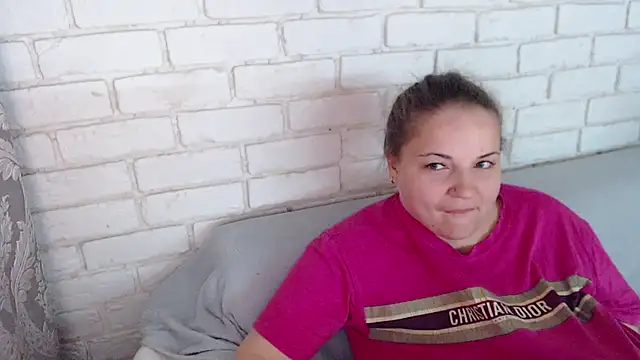 Crazyy girl  online show from 05-17-26, 04:29
