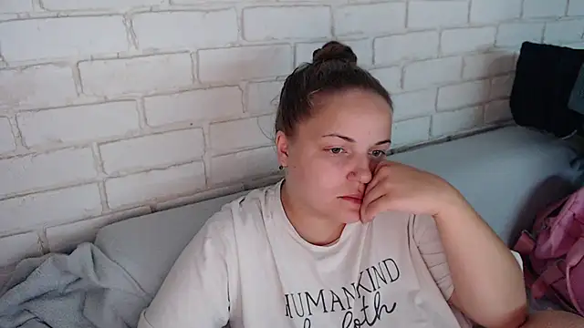 Snapshot of Crazyy_girl_ chatting on 09-21-25, 03:39 Crazyy girl online show from 09-21-25, 03:39