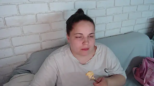 Crazyy girl  online show from 05-24-26, 05:35