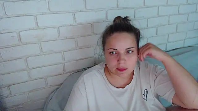 Crazyy girl  online show from 10-26-25, 06:30