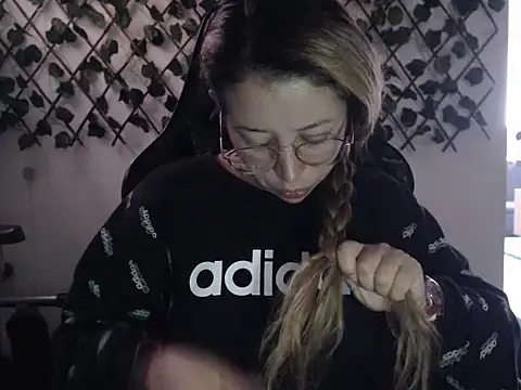 jeiana4u online show from 04-21-26, 08:26