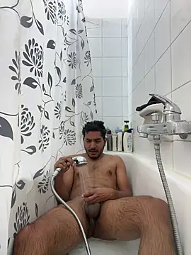 vinzpnr210 online show from 12-23-24, 09:27