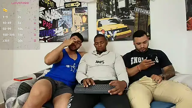 Snapshot of hott_dicks chatting on 12-31-24, 01:41 hott dicks online show from 12-31-24, 01:41