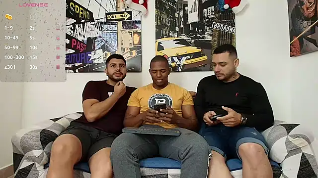 Snapshot of hott_dicks chatting on 12-23-24, 06:26 hott dicks online show from 12-23-24, 06:26