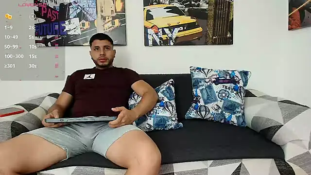 Snapshot of hott_dicks chatting on 01-22-25, 03:31 hott dicks online show from 01-22-25, 03:31