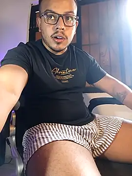 Snapshot of Naughty_Charly chatting on 05-05-26, 05:16 Naughty Charly online show from 05-05-26, 05:16