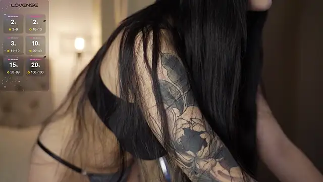 LindaWarners online show from 10-26-25, 01:28