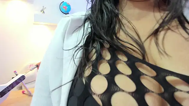 martina foxy  online show from 10-04-25, 12:28