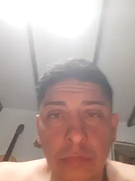 Snapshot of TuBandi2 chatting on 11-14-25, 12:36 TuBandi2 online show from 11-14-25, 12:36