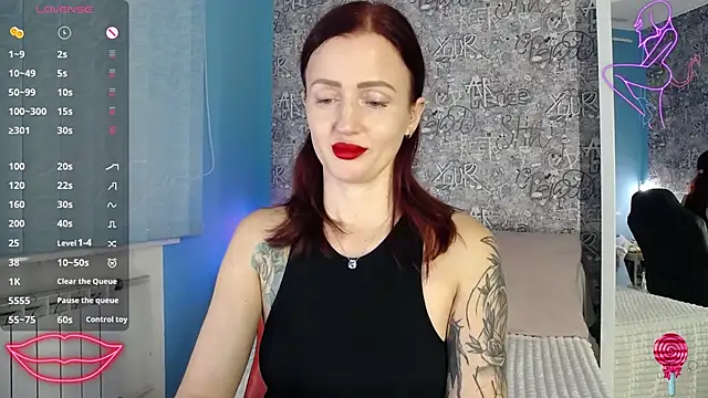ElisaJane online show from 10-21-25, 08:52