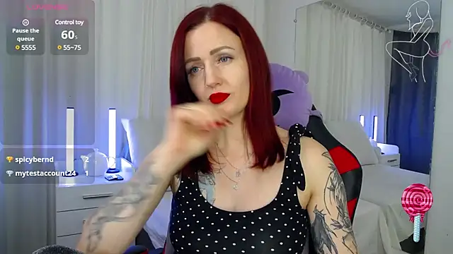 ElisaJane online show from 02-26-25, 01:36
