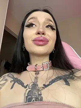 Molly  Moon online show from 04-11-26, 02:30