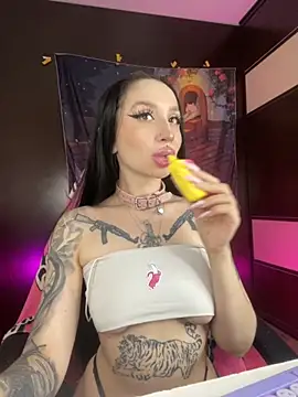 Molly  Moon online show from 11-24-25, 02:22