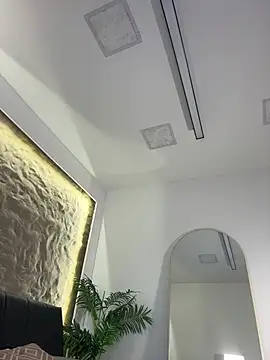 Isa  Blanc online show from 05-19-26, 02:51