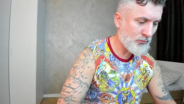 Snapshot of BlowMyXXL chatting on 01-08-25, 10:16 BlowMyXXL online show from 01-08-25, 10:16