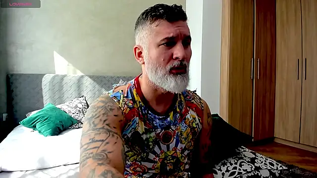 Snapshot of BlowMyXXL chatting on 03-08-25, 08:11 BlowMyXXL online show from 03-08-25, 08:11