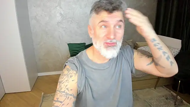 Snapshot of BlowMyXXL chatting on 02-08-25, 11:34 BlowMyXXL online show from 02-08-25, 11:34