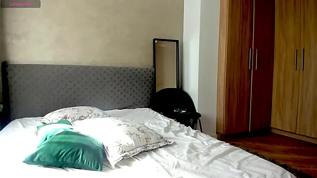 Snapshot of BlowMyXXL chatting on 03-20-25, 11:38 BlowMyXXL online show from 03-20-25, 11:38