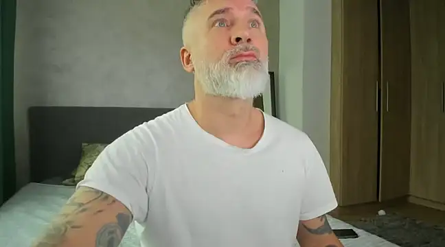 Snapshot of BlowMyXXL chatting on 02-03-25, 01:30 BlowMyXXL online show from 02-03-25, 01:30