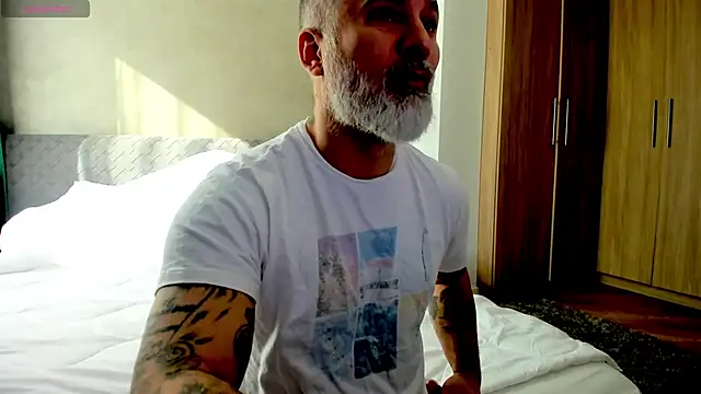 Snapshot of BlowMyXXL chatting on 02-24-25, 08:17 BlowMyXXL online show from 02-24-25, 08:17