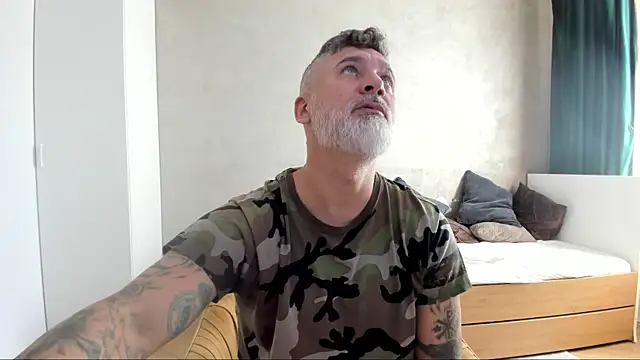 Snapshot of BlowMyXXL chatting on 09-11-25, 08:36 BlowMyXXL online show from 09-11-25, 08:36