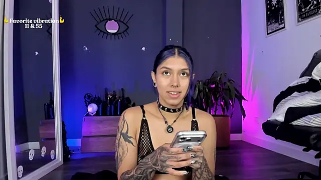 Raven Witch  online show from 05-21-26, 12:24