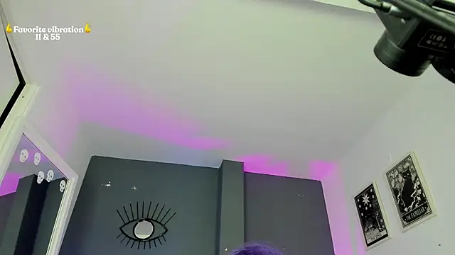 Raven Witch  online show from 06-26-26, 05:52