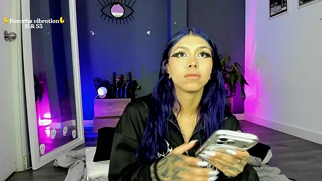 Raven Witch  online show from 05-04-26, 06:22
