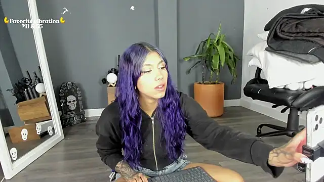 Raven Witch  online show from 06-19-26, 05:52