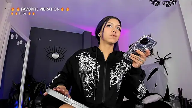 Raven Witch  online show from 02-01-26, 06:39