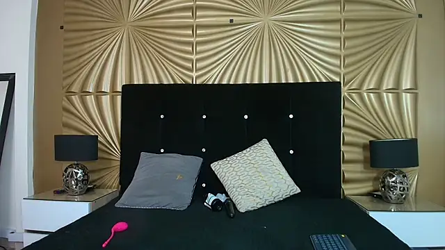 emmily keller19 online show from 04-03-26, 12:55