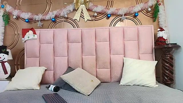 emmily keller19 online show from 12-19-25, 01:35