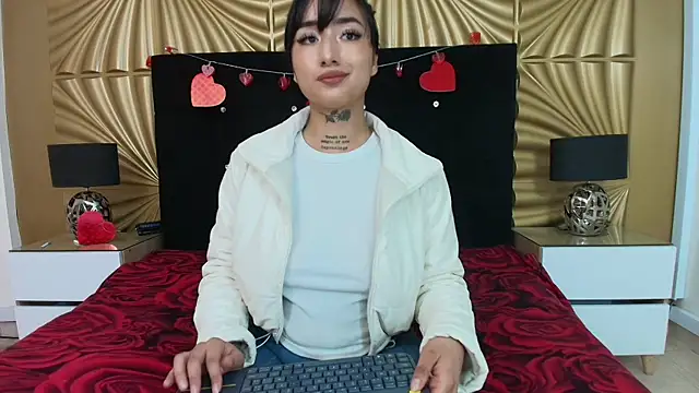 emmily keller19 online show from 02-07-26, 01:30